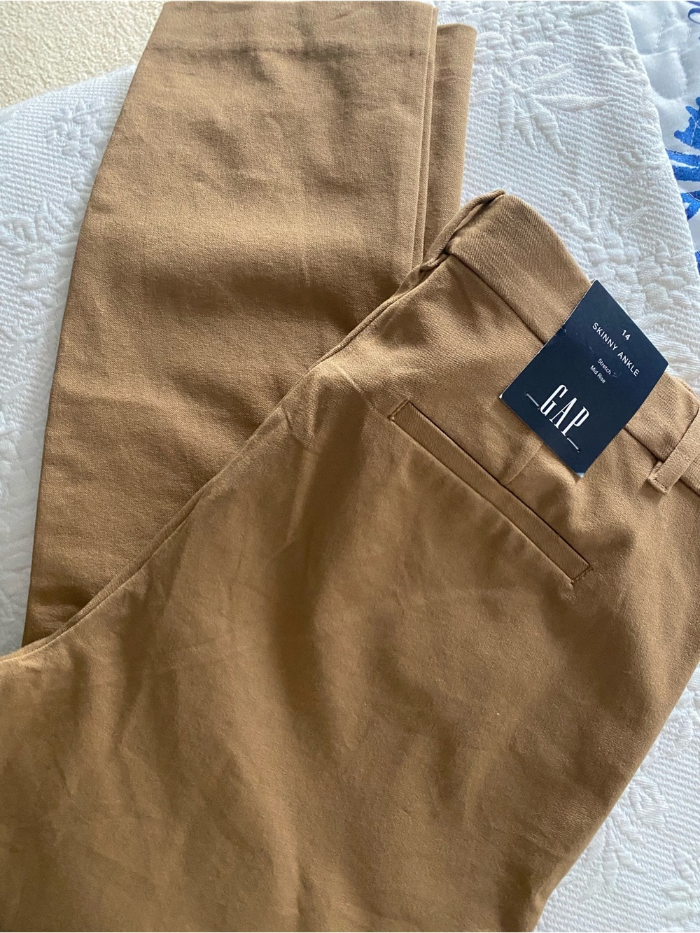 GAP Slim Ankle Chinos in Camel Brown